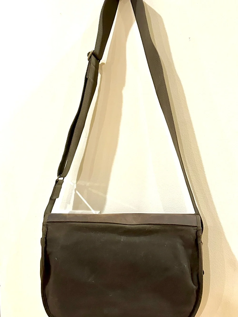 Barbour messenger bag